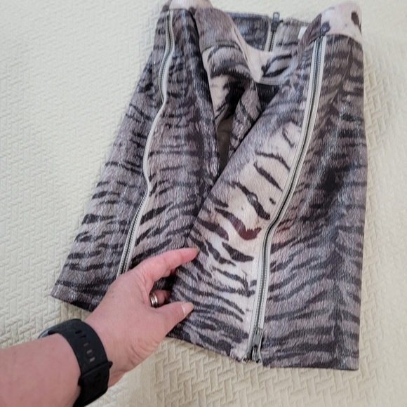Cloud Ten Zebra Tiger Print Mini Skirt Size Small Side Zippers Animal Pattern - Picture 8 of 15